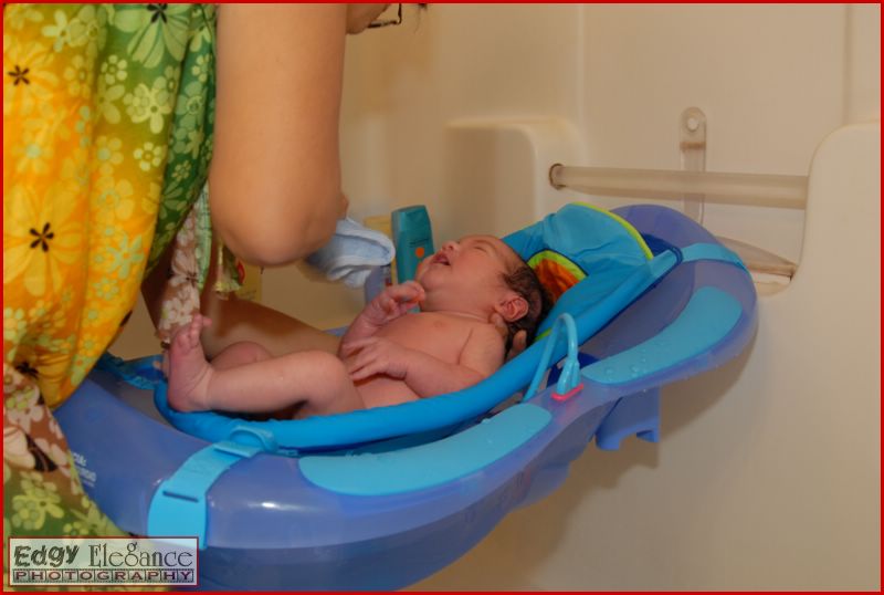 calvin-first-bath-20071012-010.jpg